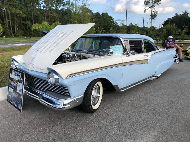 Unknown-Fairlane-1957-Baby-Blue-Blue-1
