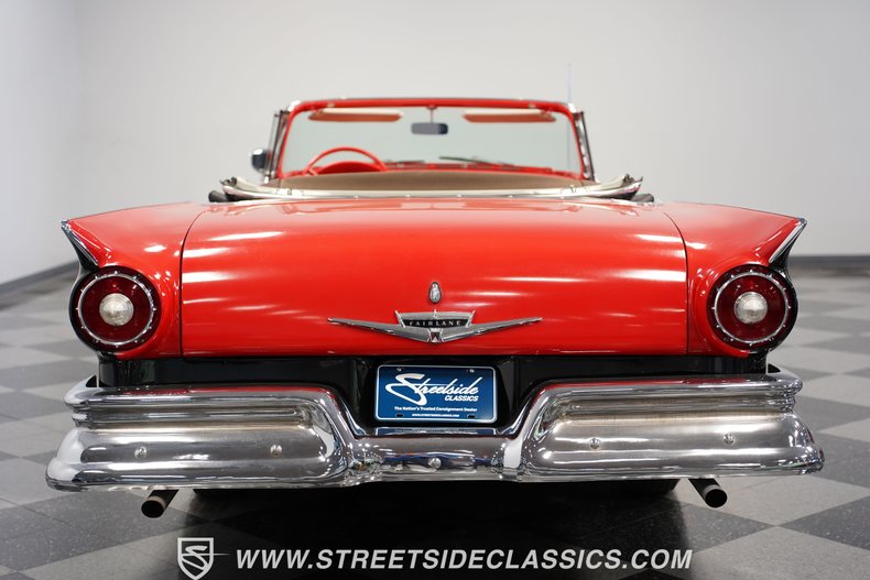 Unknown-Fairlane-1957-Black-Red-10