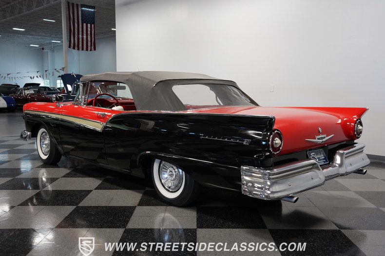 Unknown-Fairlane-1957-Black-Red-3