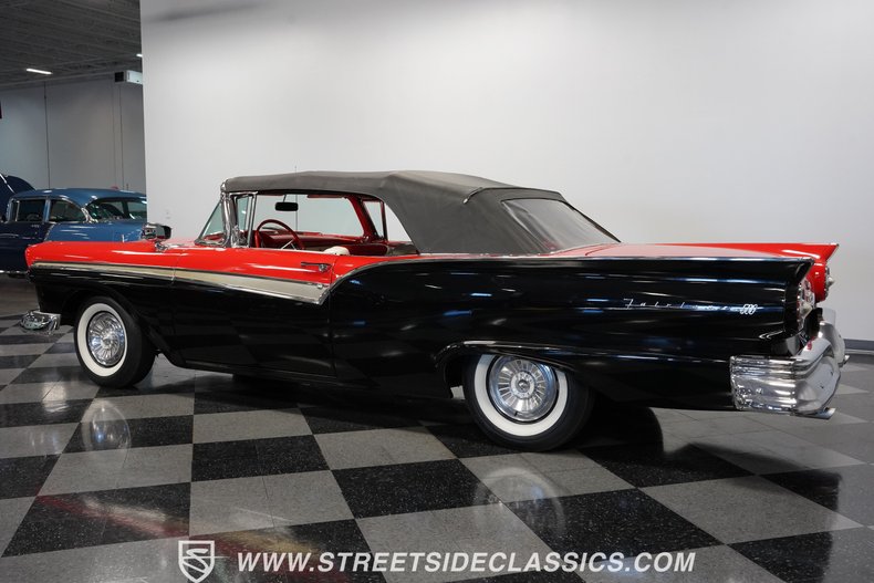 Unknown-Fairlane-1957-Black-Red-38