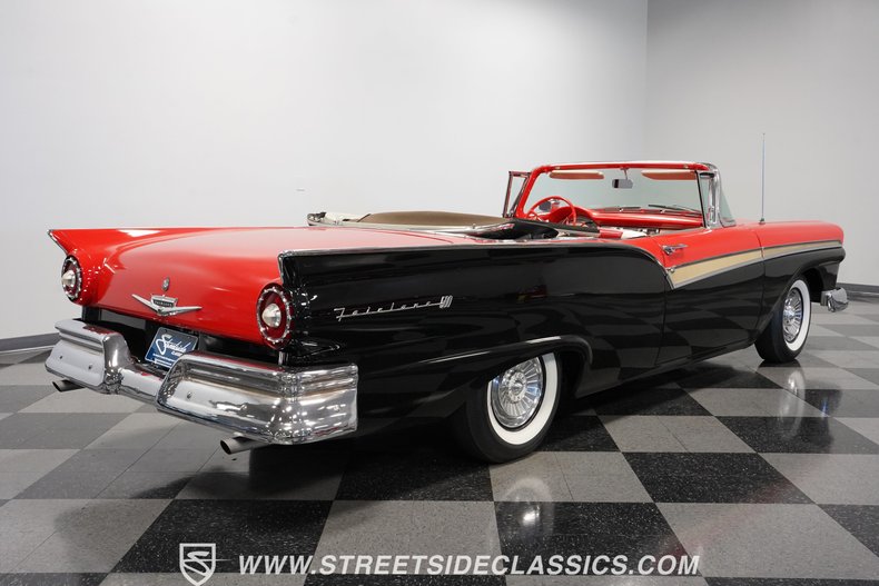 Unknown-Fairlane-1957-Black-Red-4