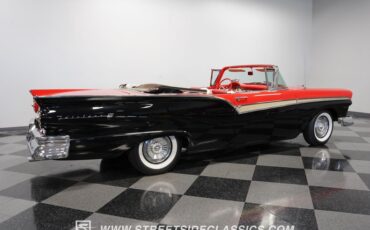 Unknown-Fairlane-1957-Black-Red-41