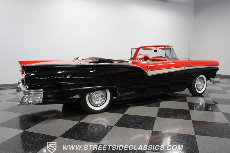 Unknown-Fairlane-1957-Black-Red-41