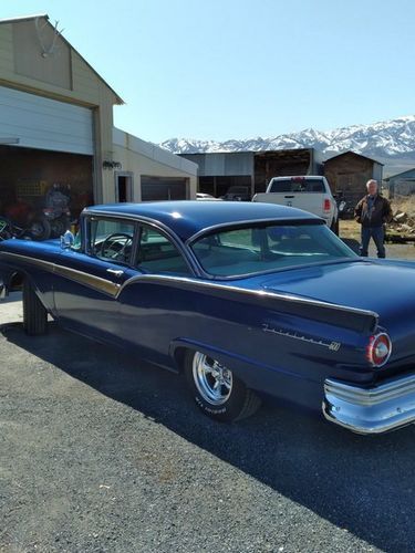 Unknown-Fairlane-1957-Blue-Blue