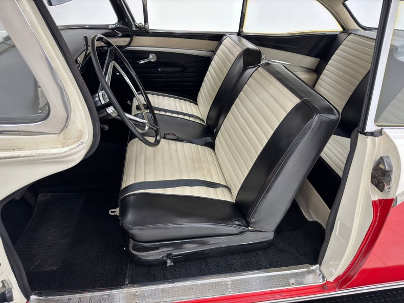 Unknown-Fairlane-1957-Flame-Red-Black-1
