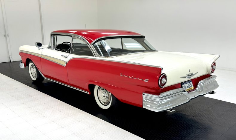 Unknown-Fairlane-1957-Flame-Red-Black-3