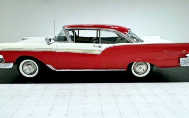 Unknown-Fairlane-1957-Flame-Red-Black