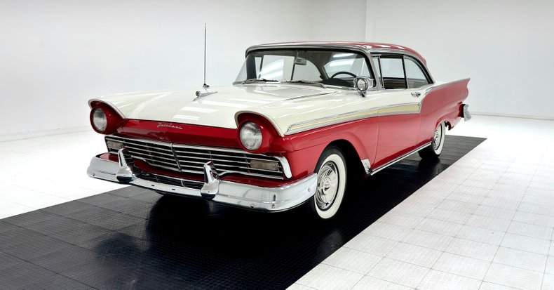 Unknown-Fairlane-1957-Flame-Red-Black-48