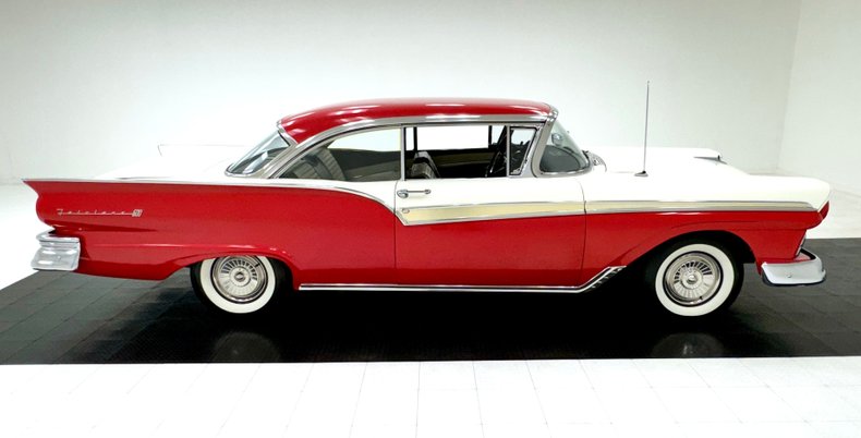 Unknown-Fairlane-1957-Flame-Red-Black-49
