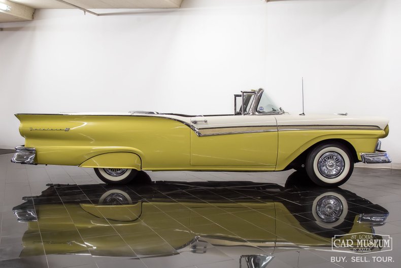 Unknown-Fairlane-1957-Inca-GoldColonial-W-WhiteBlack-20