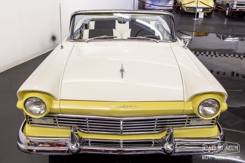 Unknown-Fairlane-1957-Inca-GoldColonial-W-WhiteBlack-43