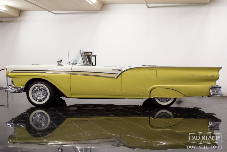 Unknown-Fairlane-1957-Inca-GoldColonial-W-WhiteBlack-7