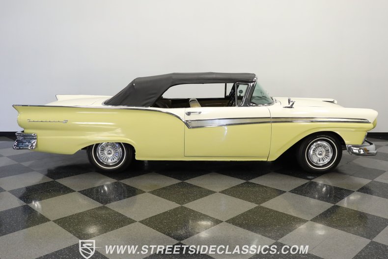 Unknown-Fairlane-1957-Light-Yellow-Tan-4