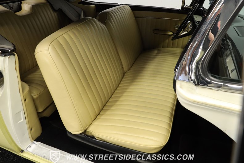 Unknown-Fairlane-1957-Light-Yellow-Tan-46