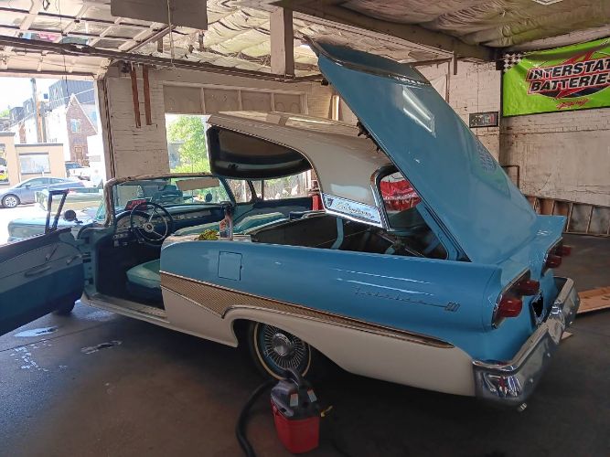 Unknown-Fairlane-1958-Blue-2