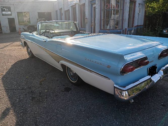 Unknown-Fairlane-1958-Blue-5