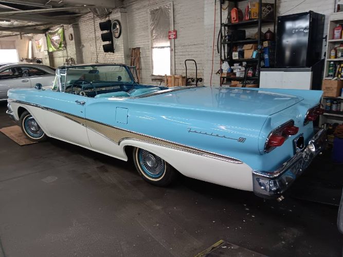 Unknown-Fairlane-1958-Blue-6