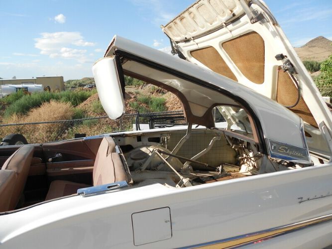 Unknown-Fairlane-1958-White-Brown-5