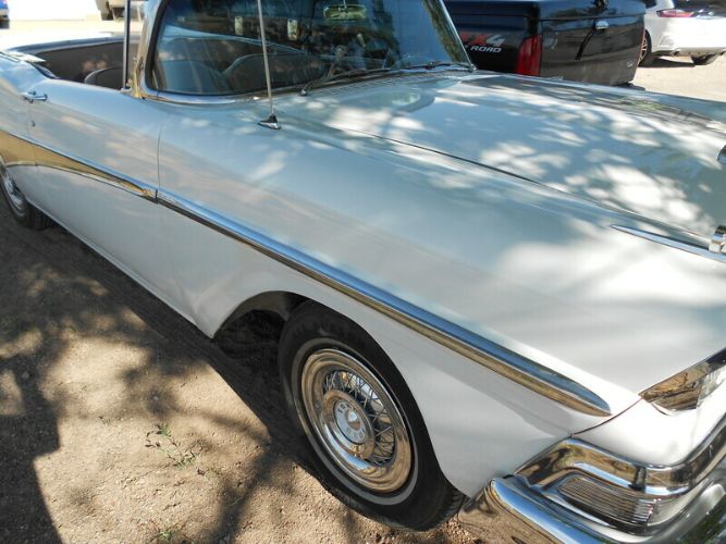 Unknown-Fairlane-1958-White-Brown-7