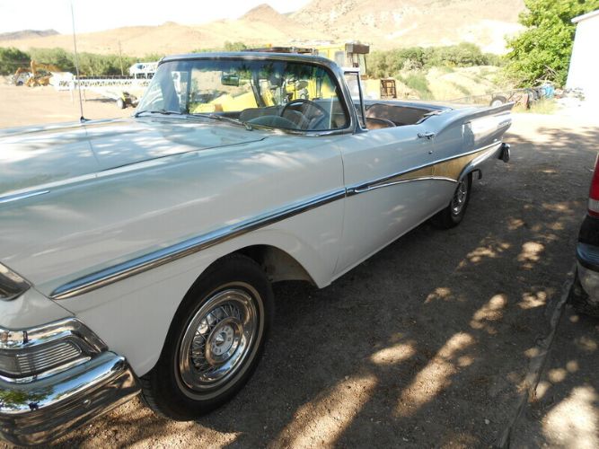 Unknown-Fairlane-1958-White-Brown-9