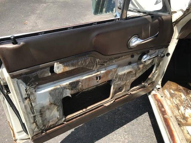 Unknown-Fairlane-1963-White-12