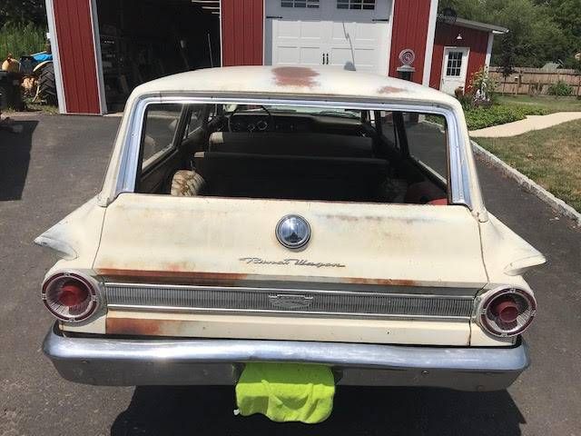 Unknown-Fairlane-1963-White-6