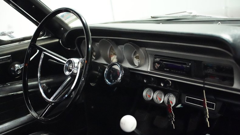 Unknown-Fairlane-1964-Vintage-Burgundy-Black-45