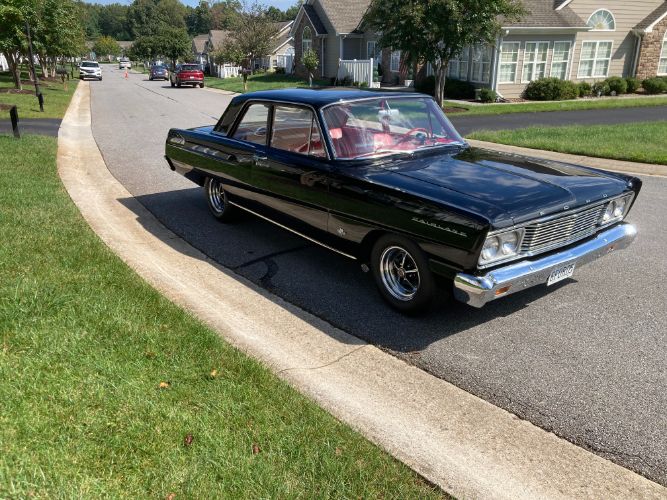 Unknown-Fairlane-1965-Black-Red