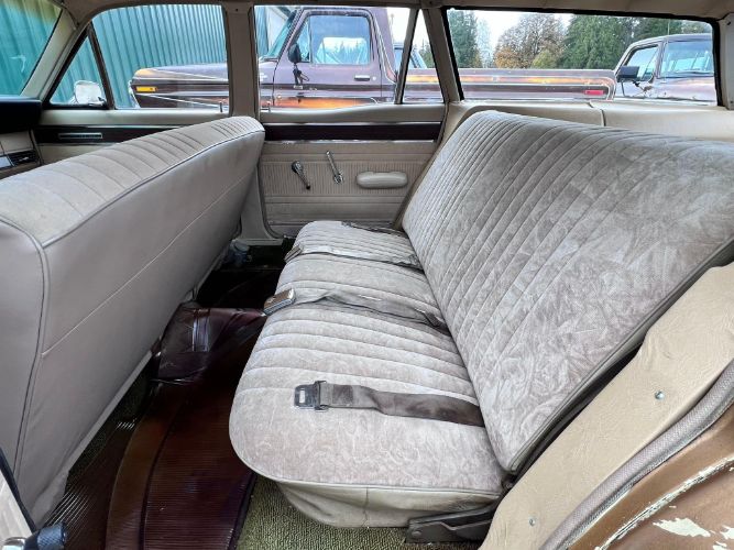 Unknown-Fairlane-1966-Metallic-Gold-10
