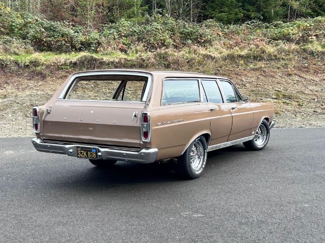 Unknown-Fairlane-1966-Metallic-Gold-21