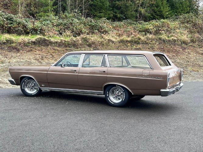 Unknown-Fairlane-1966-Metallic-Gold-24