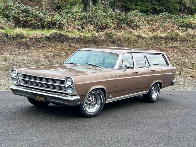 Unknown-Fairlane-1966-Metallic-Gold