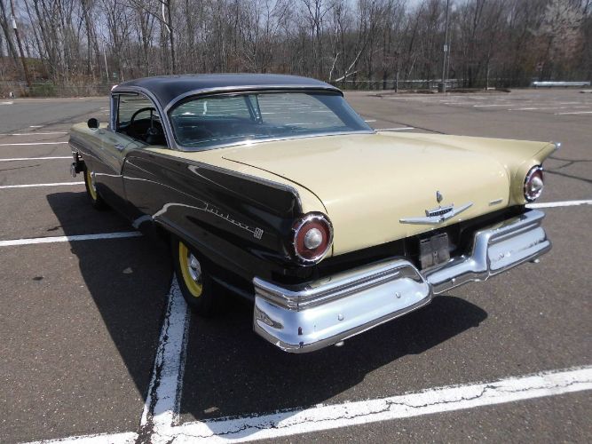 Unknown-Fairlane-500-1957-Black-15