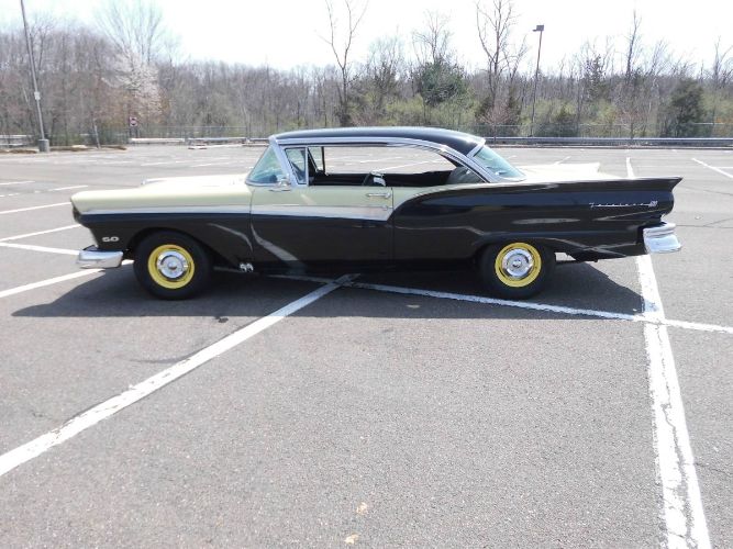 Unknown-Fairlane-500-1957-Black-17