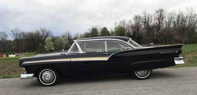 Unknown-Fairlane-500-1957-Black-Black-11