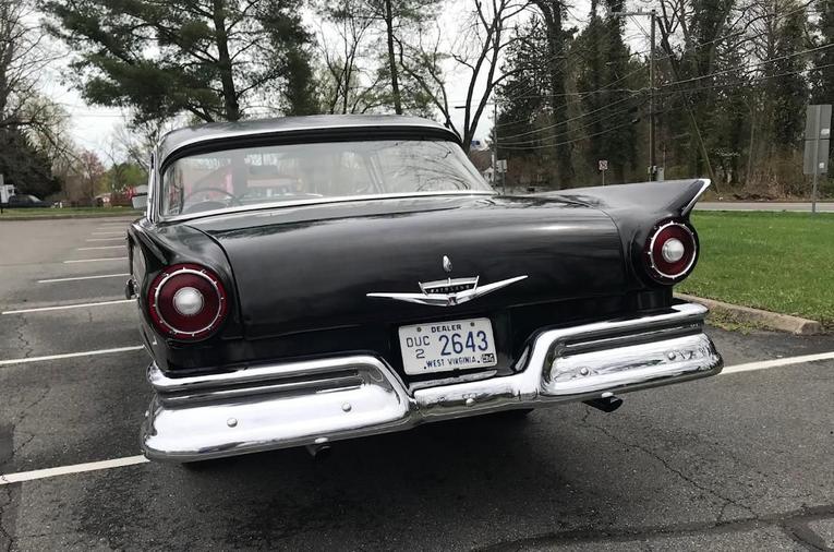 Unknown-Fairlane-500-1957-Black-Black-14