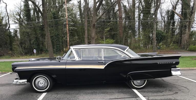 Unknown-Fairlane-500-1957-Black-Black-15