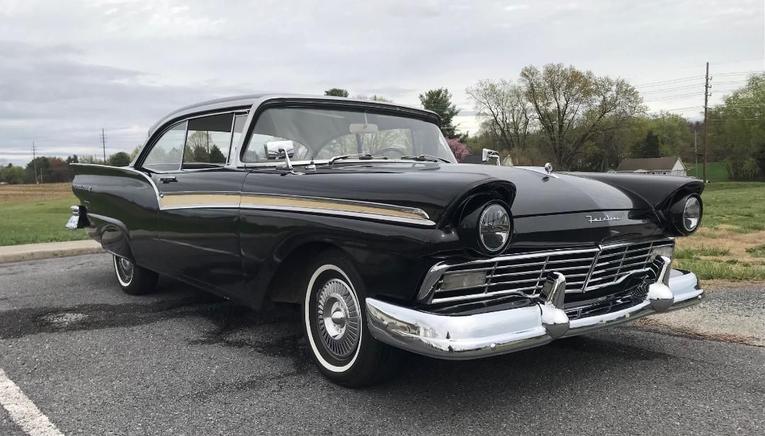 Unknown-Fairlane-500-1957-Black-Black-16