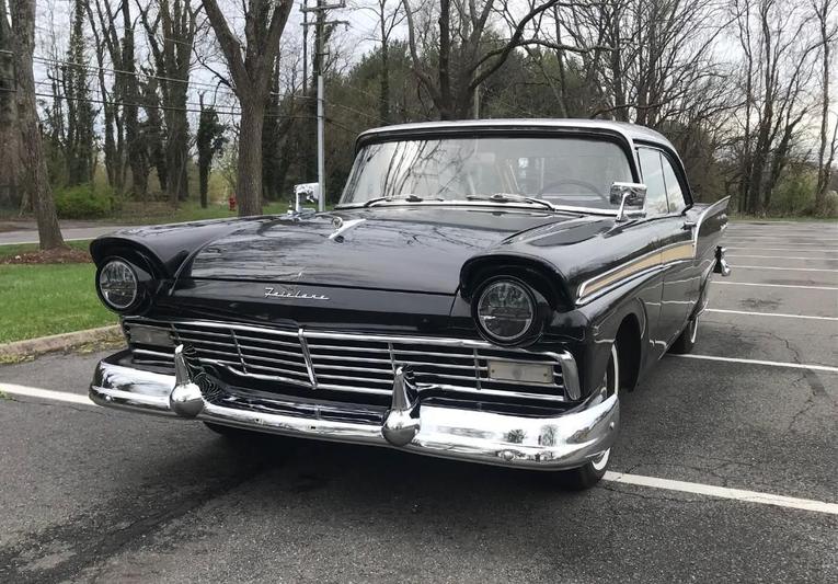 Unknown-Fairlane-500-1957-Black-Black-2