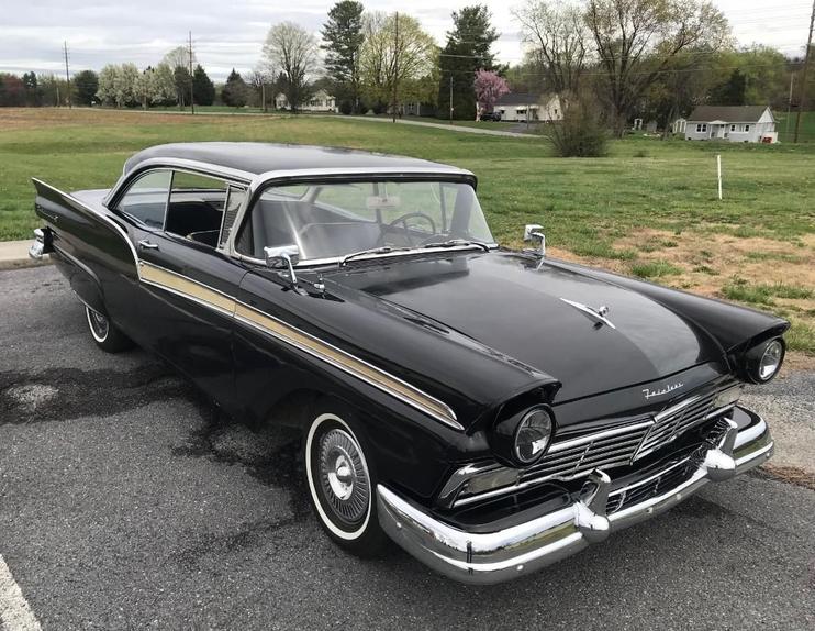 Unknown-Fairlane-500-1957-Black-Black-5
