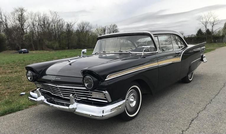 Unknown-Fairlane-500-1957-Black-Black-9