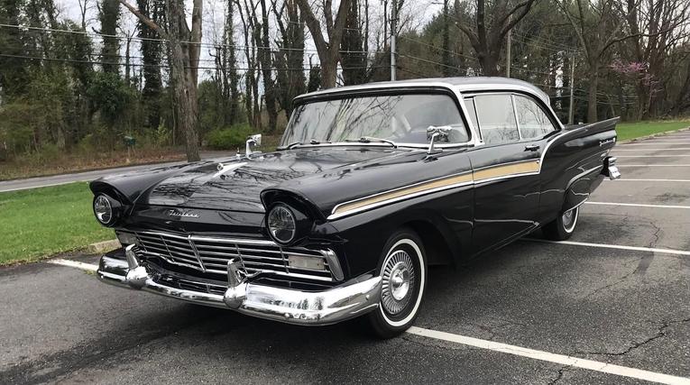 Unknown-Fairlane-500-1957-Black-Black