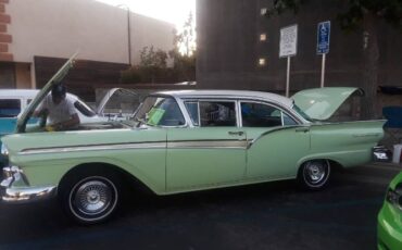 Unknown-Fairlane-500-1957-Green-11