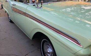 Unknown-Fairlane-500-1957-Green-9