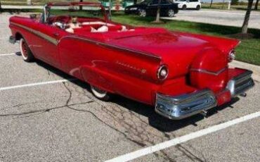 Unknown-Fairlane-500-1957-Red-White-Top-RedWhite-17