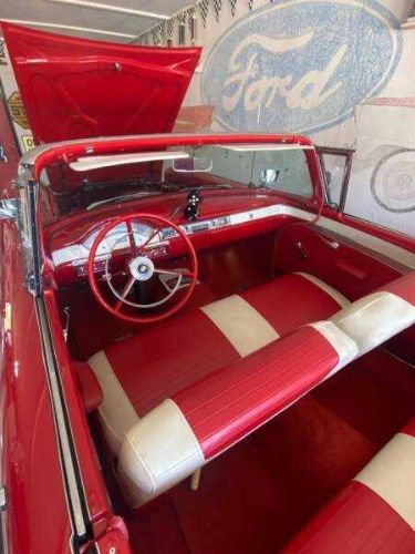Unknown-Fairlane-500-1957-Red-White-Top-RedWhite-7
