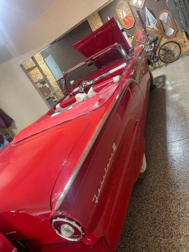 Unknown-Fairlane-500-1957-RedWhite-Top-RedWhite-Vinyl-33