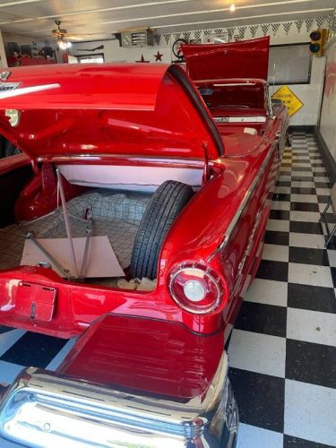 Unknown-Fairlane-500-1957-RedWhite-Top-RedWhite-Vinyl-35