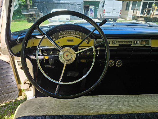 Unknown-Fairlane-500-1957-Yellow-2
