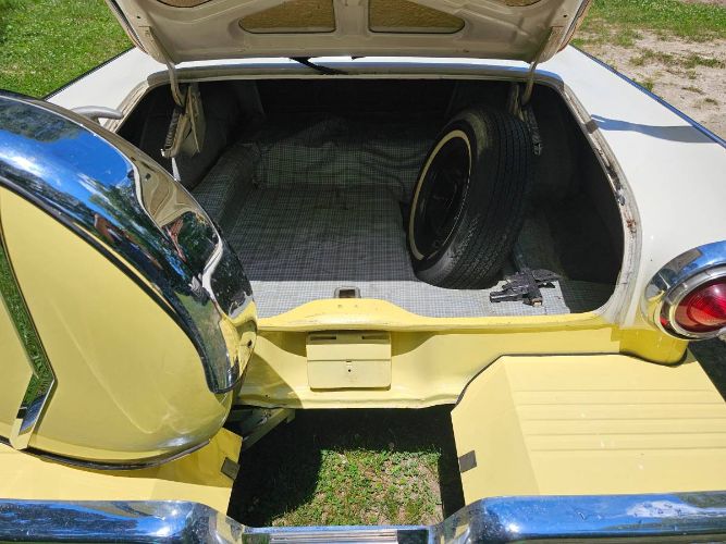 Unknown-Fairlane-500-1957-Yellow-8